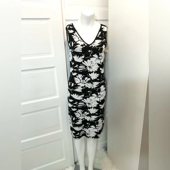 EMPROVED FLORAL DRESS - Picture 1 of 9